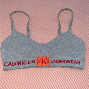 Calvin Klein unlined monogram bra- M